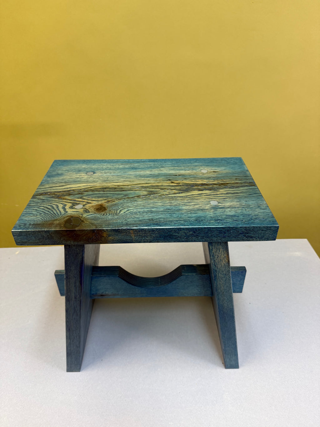 10"x17"x17" Blue Stain Blackett Bench